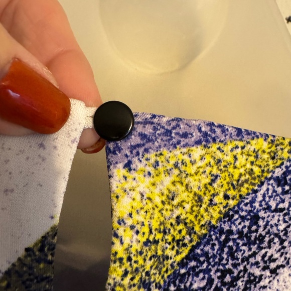 NWOT Calvin Klein Purple, White & Yellow Print Sleeveless Blouse PLUS: 2X     #M - Picture 6 of 8